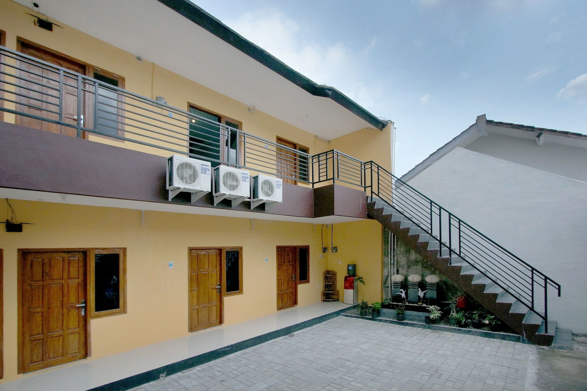 Oyo 347 Bayang Brothers Guest House Maguwo Exterior photo